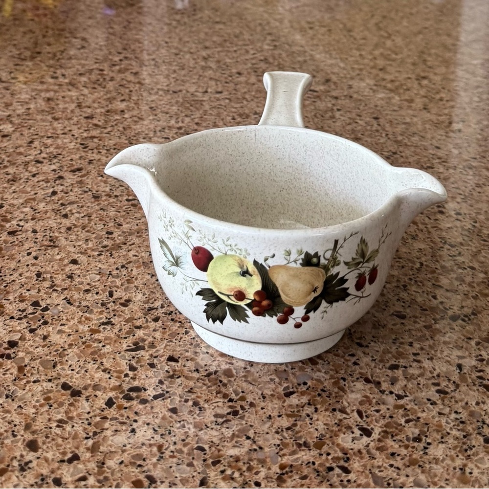 ROYAL DOULTON "Cornwall" LAMBETHWARE Gravy Boat With Handle and double spouts